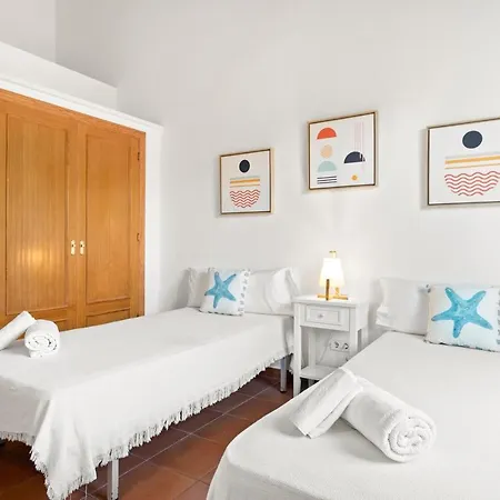 Bini Delfi 아파트 산트 유이스